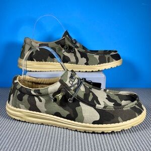 Hey Dude WALLY Camo Slip On Shoes (NEW Men’s 11 green black tan)